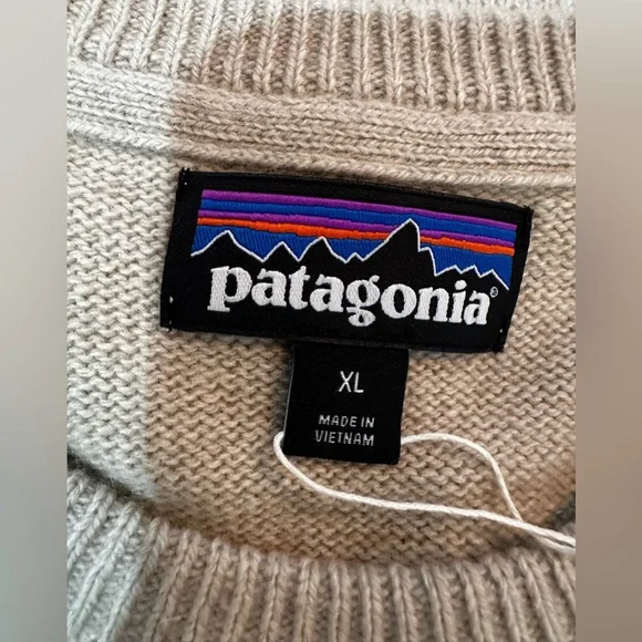 PATAGONIA Men's Recycled Cashmere Crewneck Sweater Dark Natural